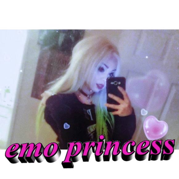 Meet your Posher, Kristine - Picture 1 of 1